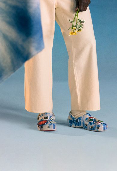Levis X Crocs Classic Clog - Stucco